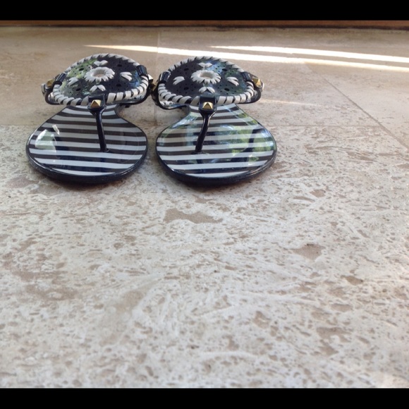 Sandals - Picture 2 of 3